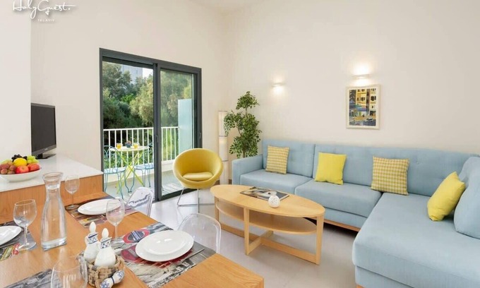 Tel Aviv Promenade Apartment | Limoncello at Hakerem by HolyGuest