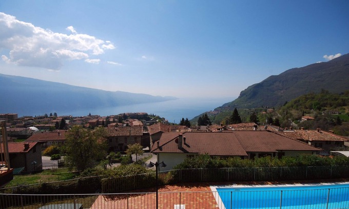 Gardola Apartment | Lince - Theater Home, with pool and lake view