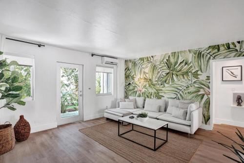 West Avenue Apartment | Lincoln Villa Suites