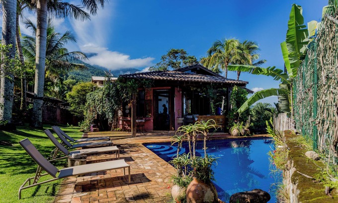 Feiticeira House | Linda Casa com Vista na Praia da Feiticeira! Com Café da Manhã!