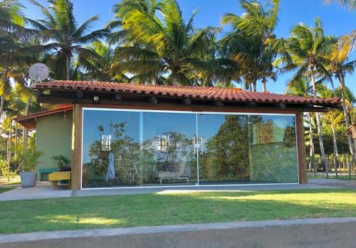 Caravelas House | Linda casa de 2 QUARTOS na beira d'água - Condominio Mar Doce!