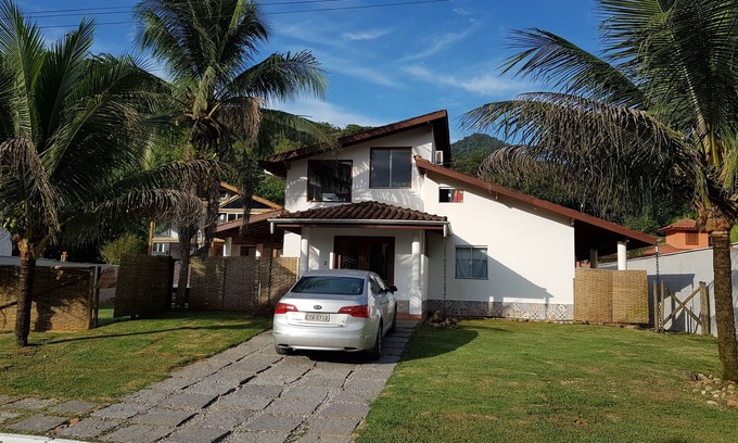 Horto House | Linda casa em um condomínio fechado