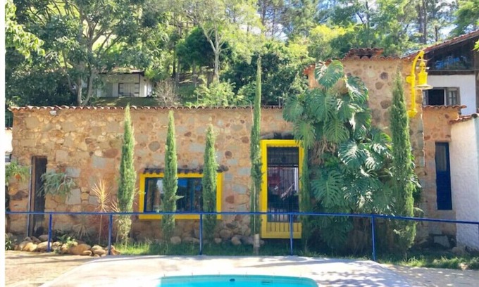 Cascata do Imbui Cottage | Linda Casa Italiana em Itaipava