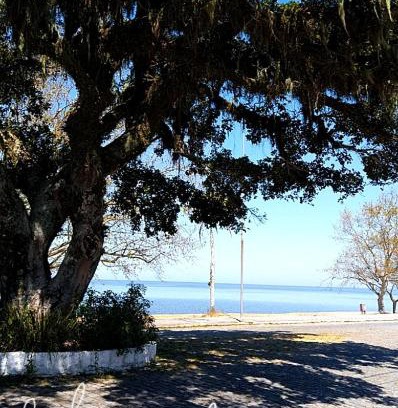 Sao Lourenco do Sul House | Linda casa para temporada em FRENTE A PRAIA em São Lourenço do Sul