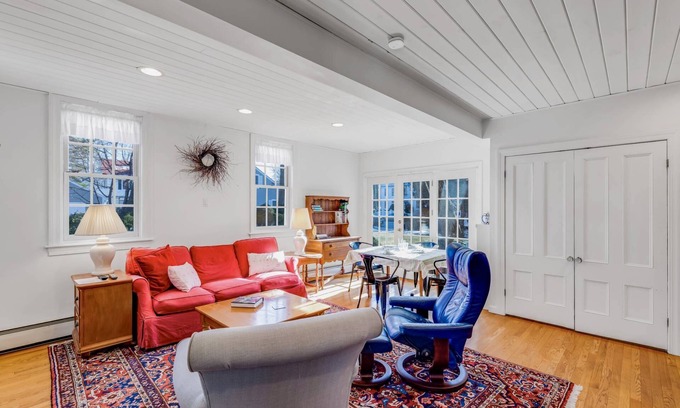Newburyport House | Linden Tree: Downtown Newburyport Gem - Steps to Events, Shops and the Harbor!