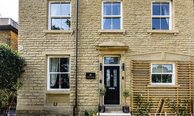 Ainley Top Cottage | Lindley Gem Heart of Lindley, sleeps up to 6, enclosed gardens, yards from Manor