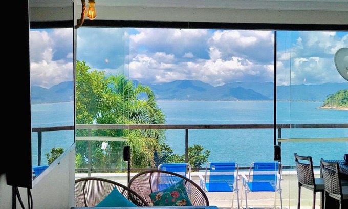 Martim de Sa Apartment | Lindo Duplex Pé Na Areia com Praia Privativa