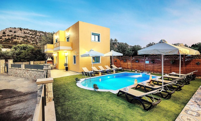 Lindos Villa | Lindos Luxury Retro Villas