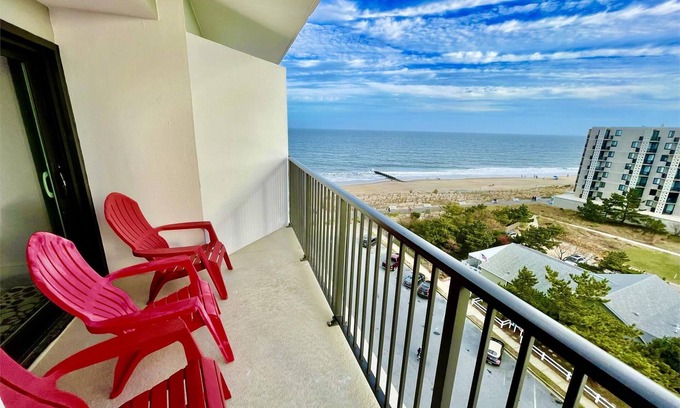 Rehoboth Beach Condo | LINENS INCLUDED*!. Best of both worlds! This unit features spectacular views of the ocean and also of the peaceful Lake Gerar.