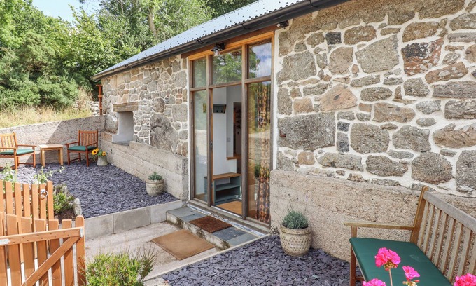 High Bickington Cottage | LINGCOMBE BARN, pet friendly, character holiday cottage in Chagford