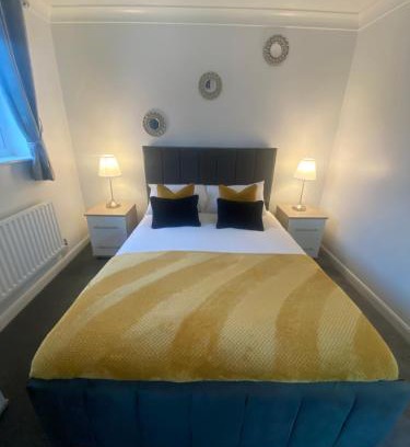 Branston House | Lingfield House - Spacious 3 Bed Home From Home in Burton