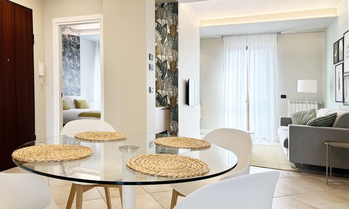 Nichelino Apartment | *Lingotto Center* 5min, Luxury Apartment, 1 Bedroom, 4 guests.