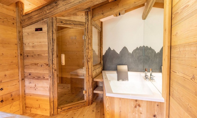 Borca di Cadore Apartment | Lino Deluxe Suite with Wellness