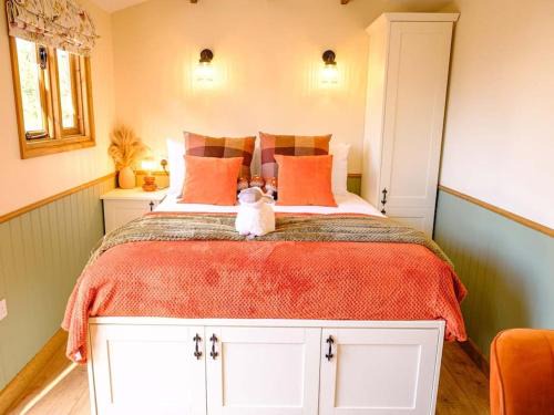 Mauchline Apartment | Lintmill Lodges - Heather Shepherds Hut