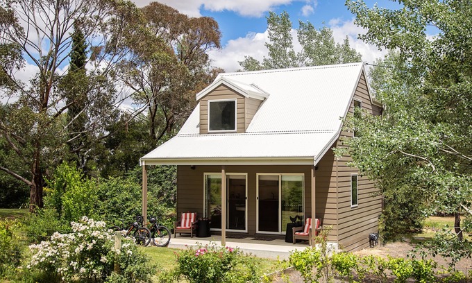 Linton Cottage | Linton Retreat with hot tub/spa. Escape to the country.