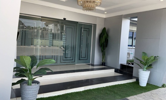 Ilorin Hotel | LIS HOTEL AND SUITES