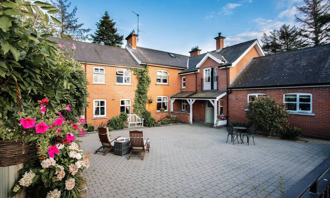 Dromore Bed & Breakfast | Lisnacurran B&B, Hot tub & Sauna - The Green Room