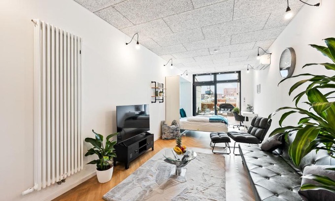 Neckarstadt-West Apartment | Lit Living - Luxus Loft - Box Spring - Air Con - BBQ - Panorama