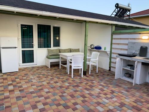 Karolino-Bugaz House | Lito