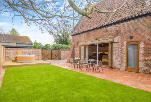 Bradwell House | Little Barn at Bradwell Hall