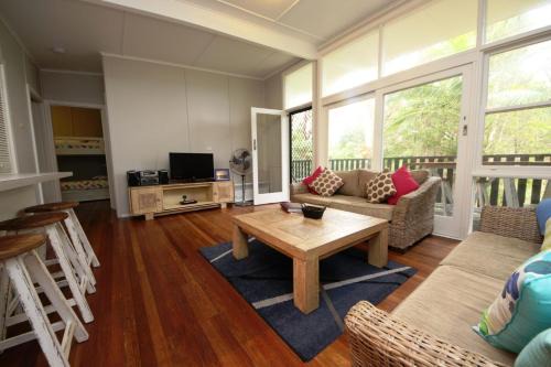 Arakoon House | Little Bay Cottage 8 East St Arakoon -No Sheets or Towels Provided