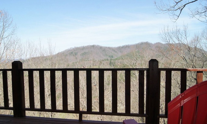Upper Peachtree Ski Chalet | Little Bear - mountain views!!