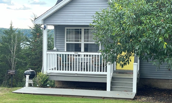 Taylorsville House | Little Beauty Cottage No. 39, lake cottage, near Louisville