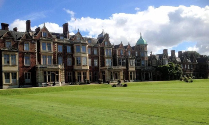 King's Lynn House | Little Birches, Roydon, Norfolk