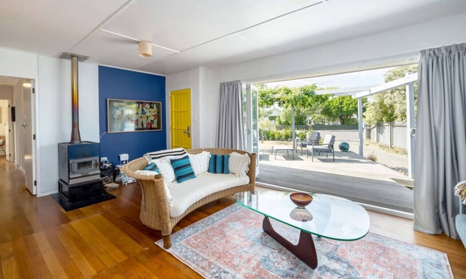 Martinborough House | Little Blue Bach, Martinborough