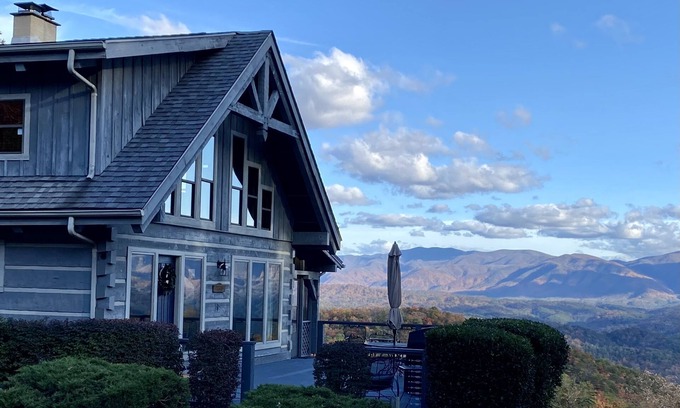 Tallassee Cabin | Little Blue Cabin in the Great Smoky Mountains