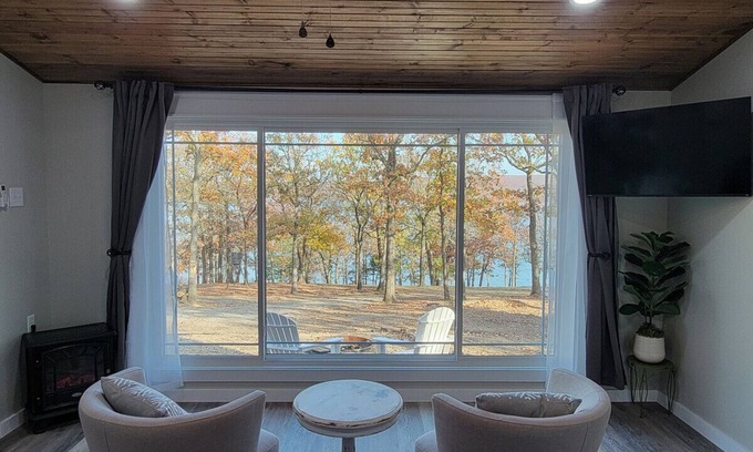 Blocker House | Little Blue, Charming Lakefront McAlester OK