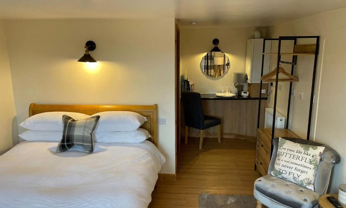 Brackley Apartment | Little Buttercup Cottage