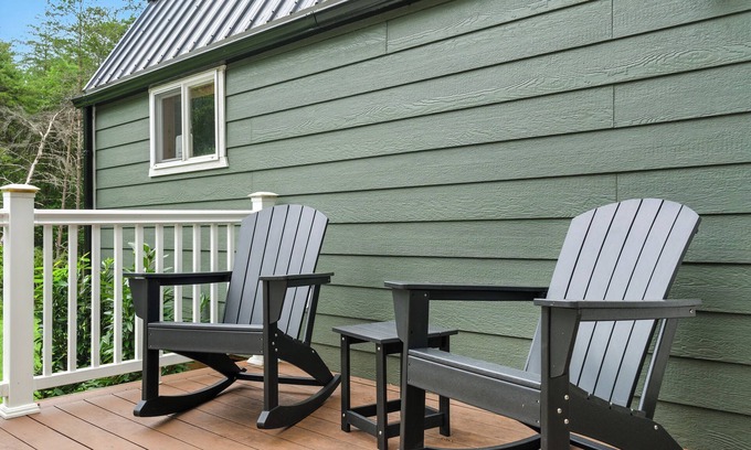 Pittsville Cabin | Little Cabin at Leesville Lake with a GIANT deck