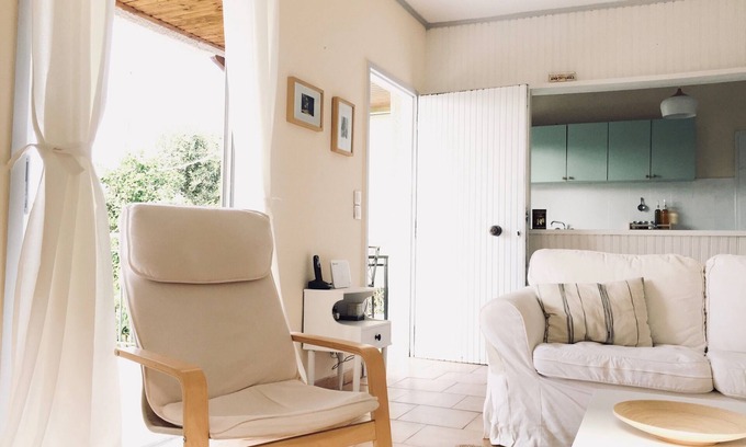 Oropos Cottage | Little cottage by the sea
