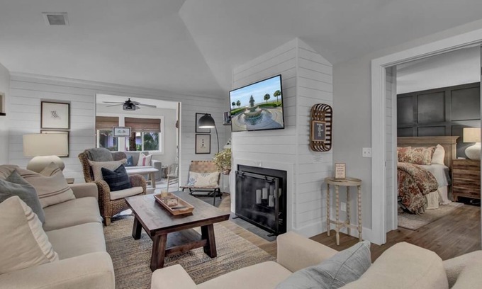 Twin Oaks Cottage | “Little Cottage by the Sea” at 5 Twin Oaks Lane|Simply the Best Cottage in Wild Dunes|Hot Tub|Imm.