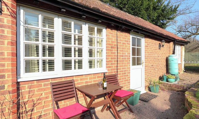 Upton St. Leonards Cottage | Little Cottage - UK49275