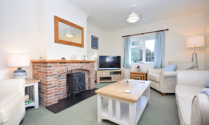 Chichester Apartment | Little Crossways , Goodwood - an annexe that sleeps 2 guests in 1 bedroom