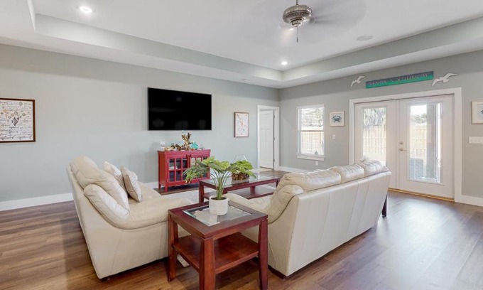 Gulf Breeze House | Little Duck Delight