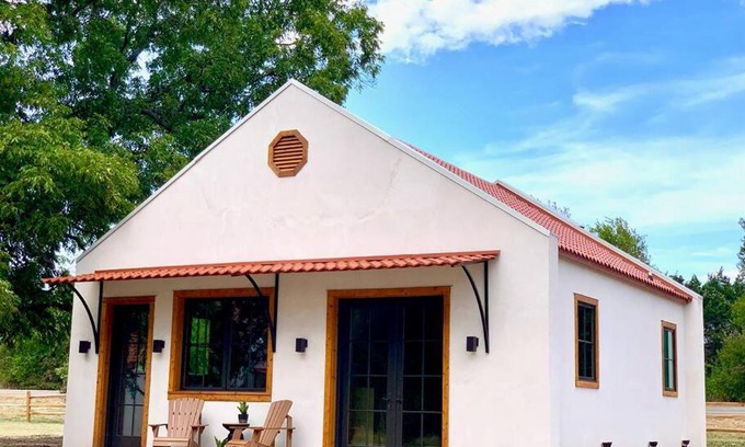 Waco House | Little Dutch Cabin #2 -12 Min to Magnolia-Baylor