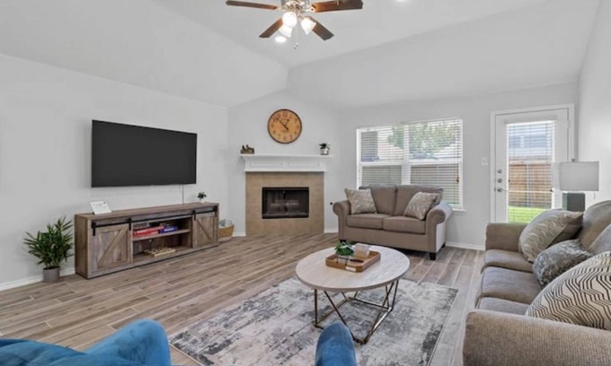 Little Elm House | Little Elm Frisco 3BR Escape