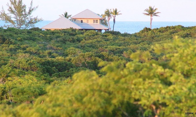 William's Town House | Little Exuma Family Home