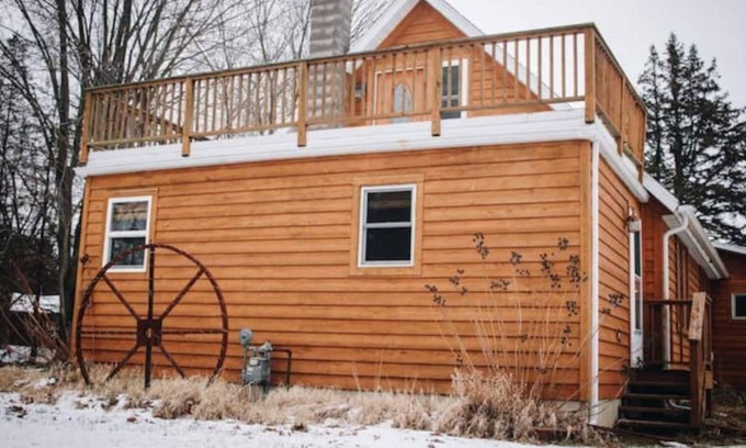 Berrien Springs Apartment | Little Farm Lakeview Studio