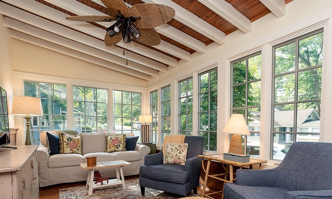 Grand Beach House | Little Fawn/4 bdrm 3 bath/fire pit/big yard/steps to beach