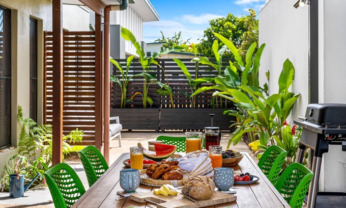 Mudjimba House | Little Fern House a Tropical Beach Hideaway Mudjimba, Sunshine Coast 🛫 5 mins