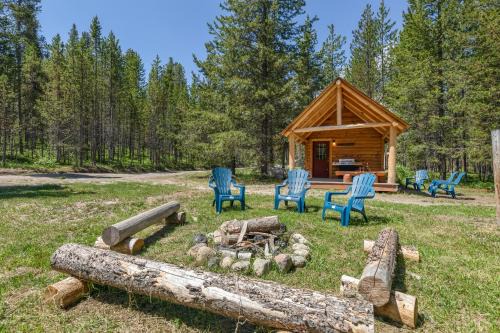 Island Park House | Little Fox by KABINO Fire Pit Large Yard Loft with Low Ceiling Grill WiFi