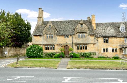Broadway House | Little Gables