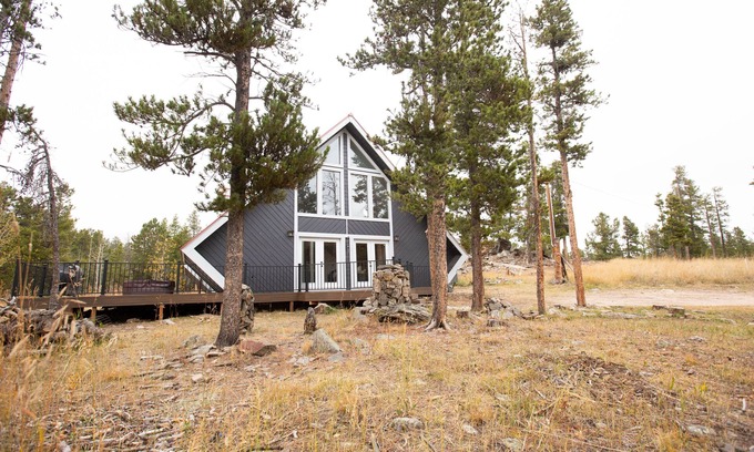 Black Hawk House | Little Gem Lodge | Unique Mtn A-Frame | Hot Tub