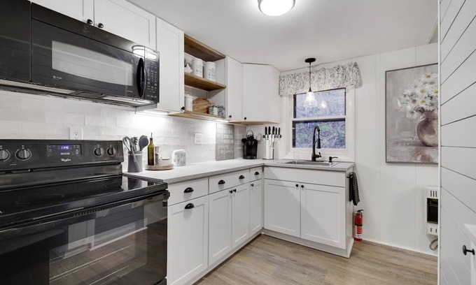 Susquehanna House | Little Gray Cabin (2-Bedroom Home) - Pets Allowed by RedAwning