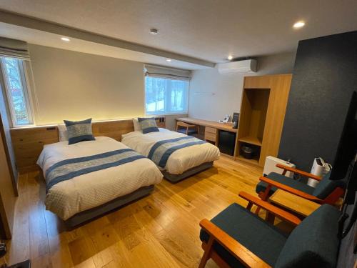 Shirakabako Bed & Breakfast | Little Grebe