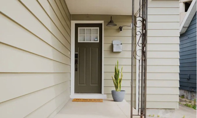 Fletcher Place House | Little Green House | Footsteps from Colts/Pacers
